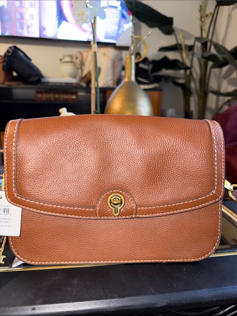 Leather Crossbody fossil Bag in Cognac Brown - Classic Turn-Lock Design